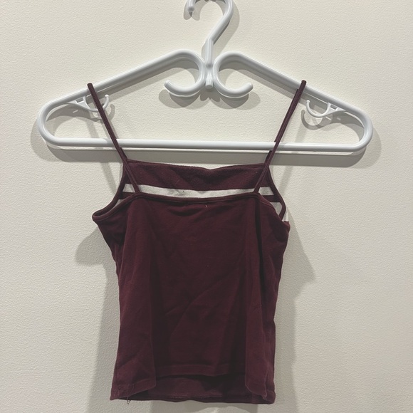 Spaghetti strap cropped tank top - Picture 3 of 3